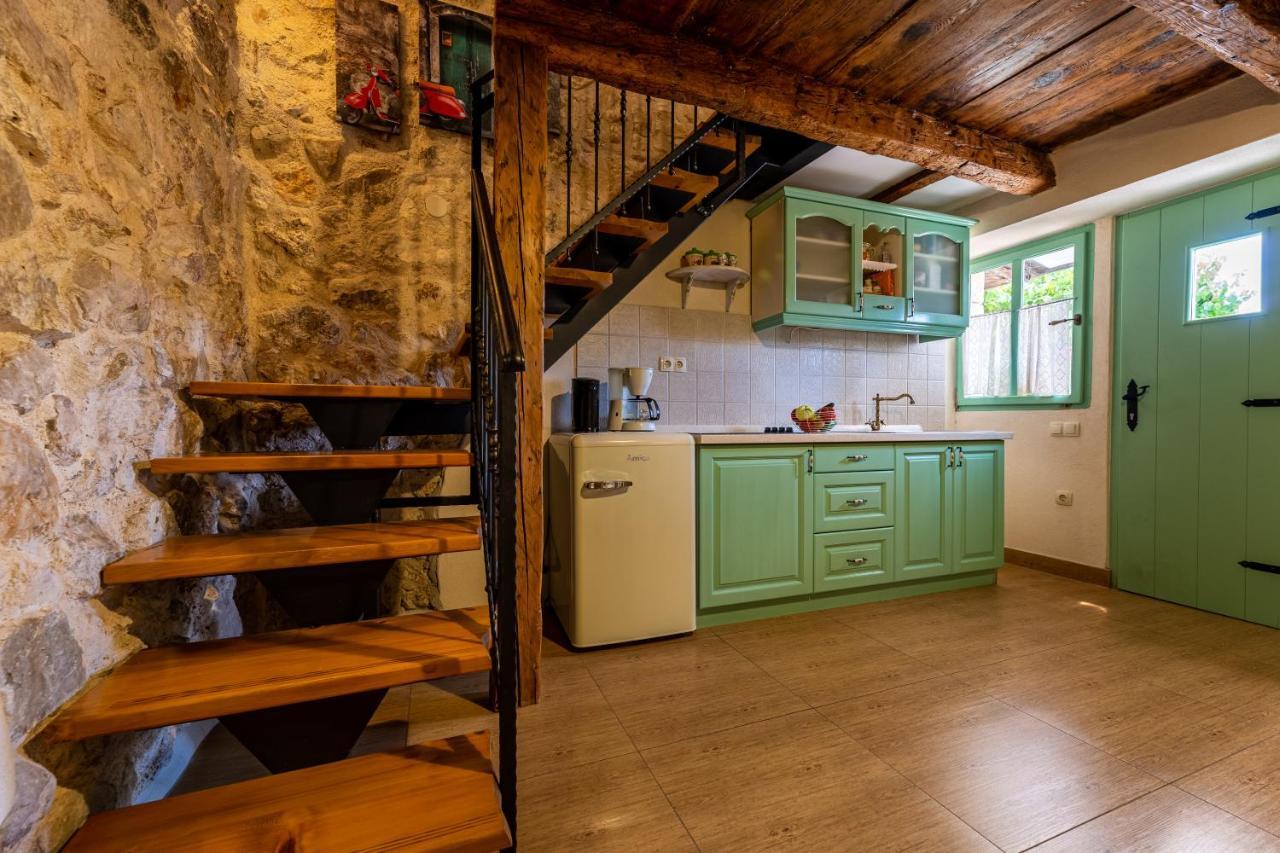 Parona Holiday Home เวอร์บนิค ภายนอก รูปภาพ