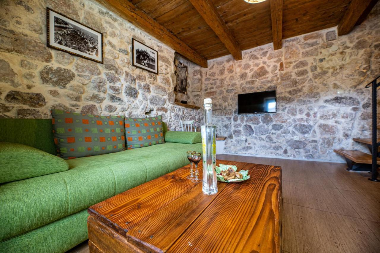 Parona Holiday Home เวอร์บนิค ภายนอก รูปภาพ