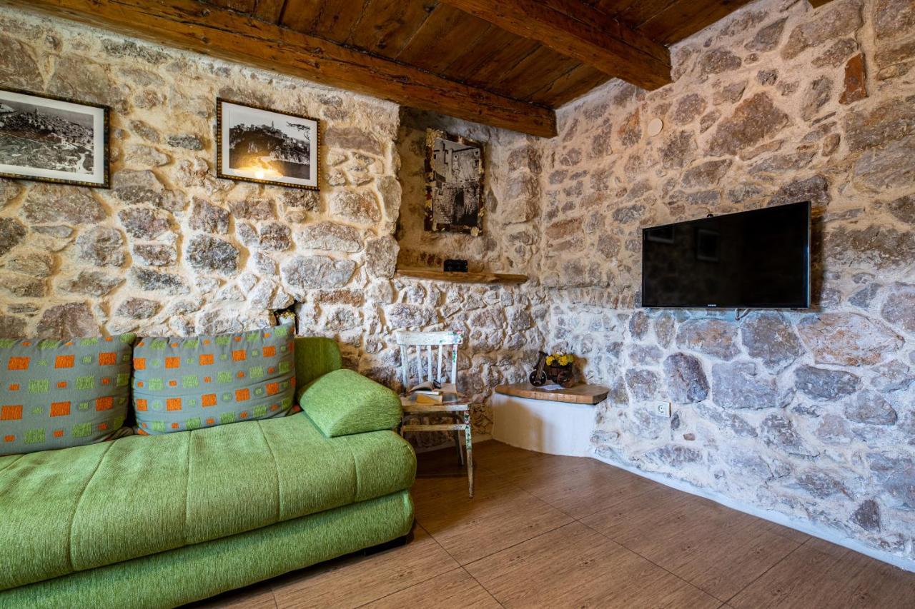 Parona Holiday Home เวอร์บนิค ภายนอก รูปภาพ